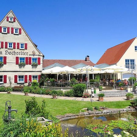 Cafe-Restaurant Zum Hochreiter Apartamento Spalt Exterior foto